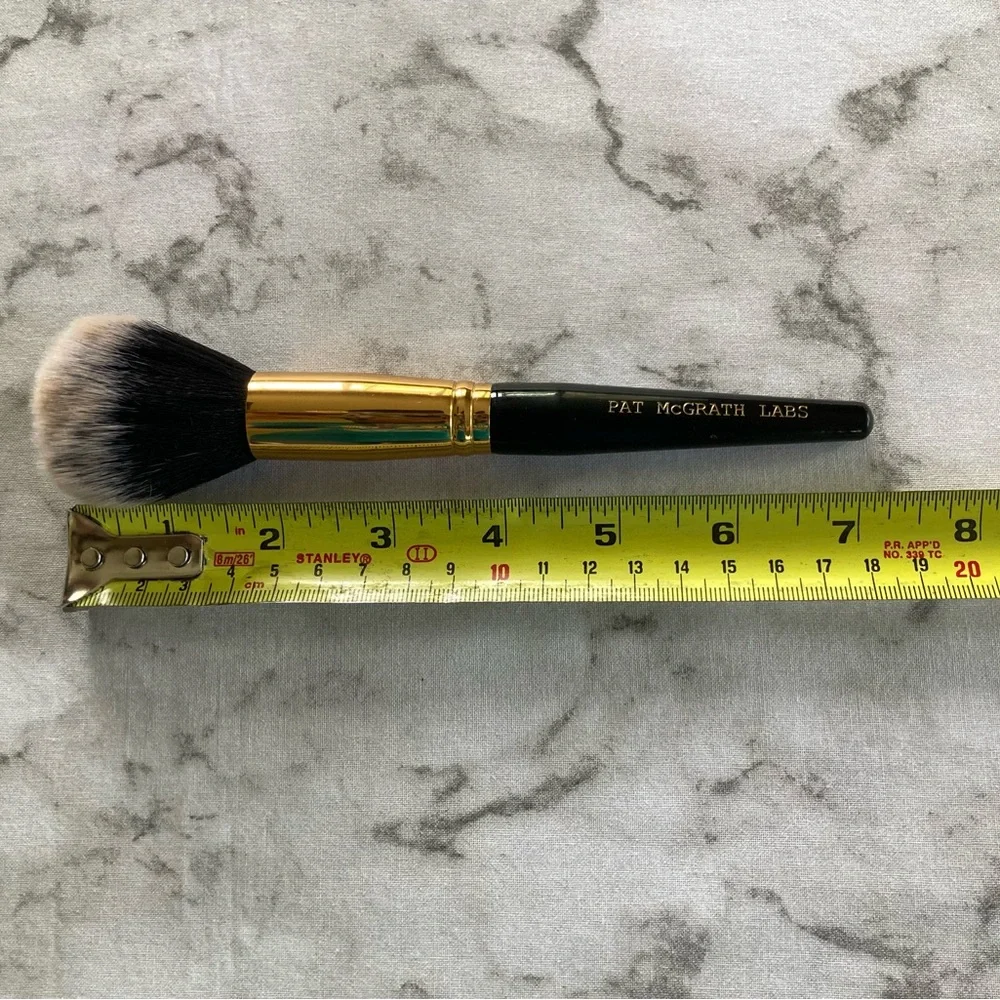 Pat McGrath labs powder/ bronzer brush